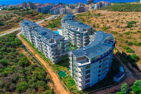 Spacious Apartment in a Complex with Ocean Views